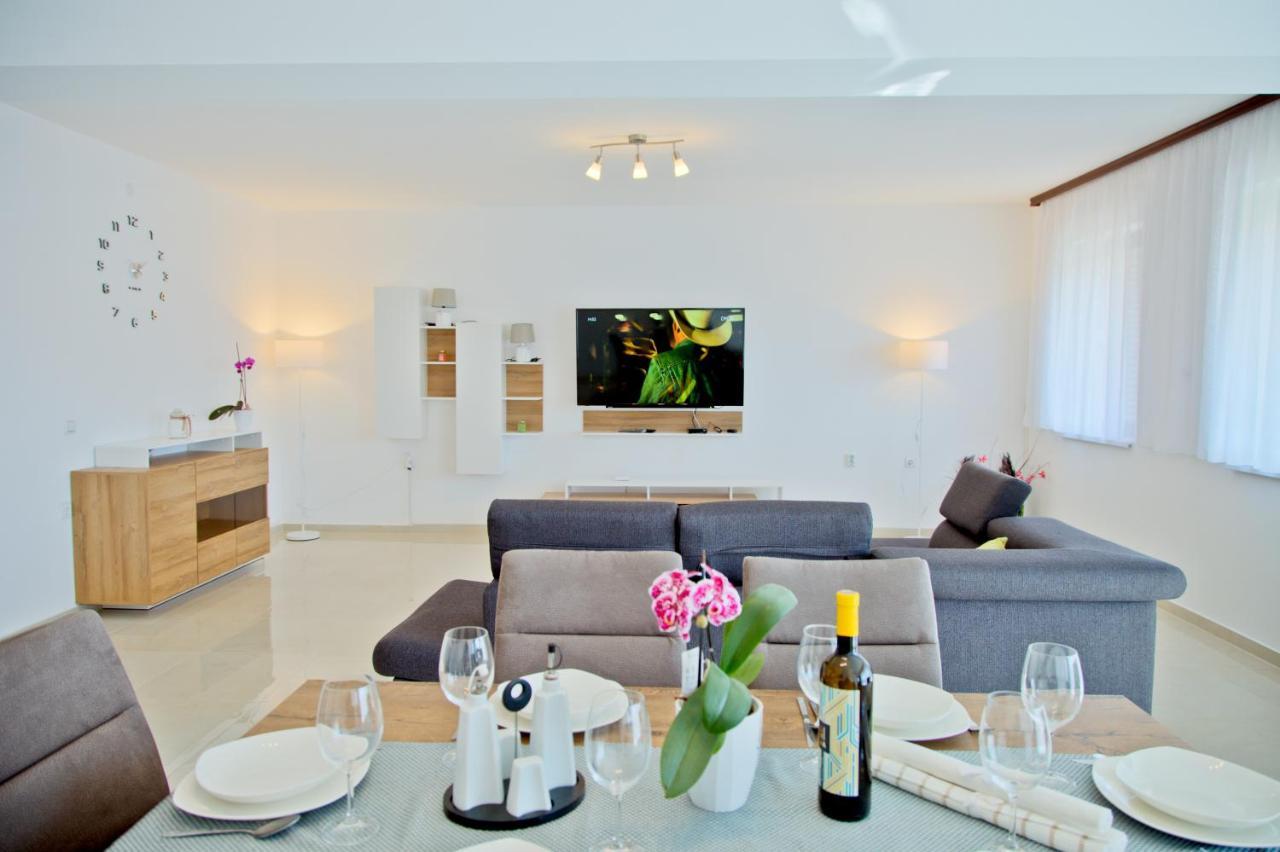 Apartment Karolina - Green Oasis Pula Ngoại thất bức ảnh