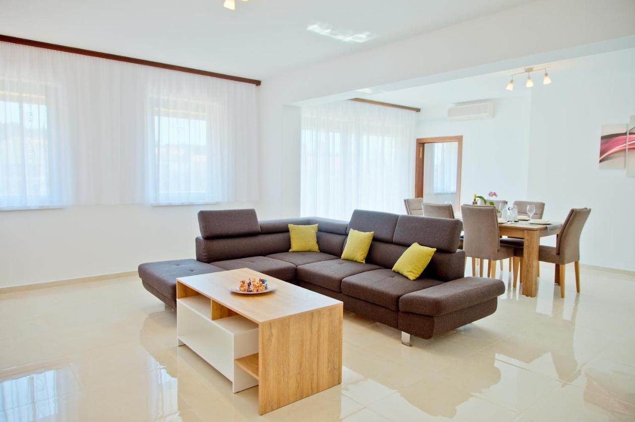 Apartment Karolina - Green Oasis Pula Ngoại thất bức ảnh